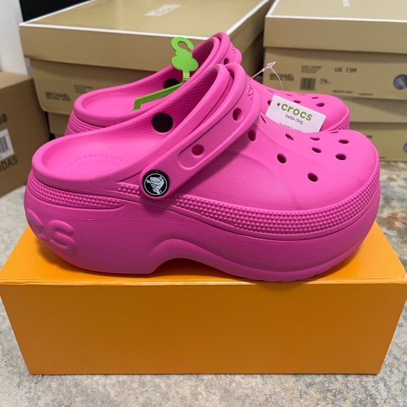 NWT Women’s Size 6 (Euro Sz 36-37) Crocs Bella Clogs Thick Soles Electric Pink - Picture 6 of 15